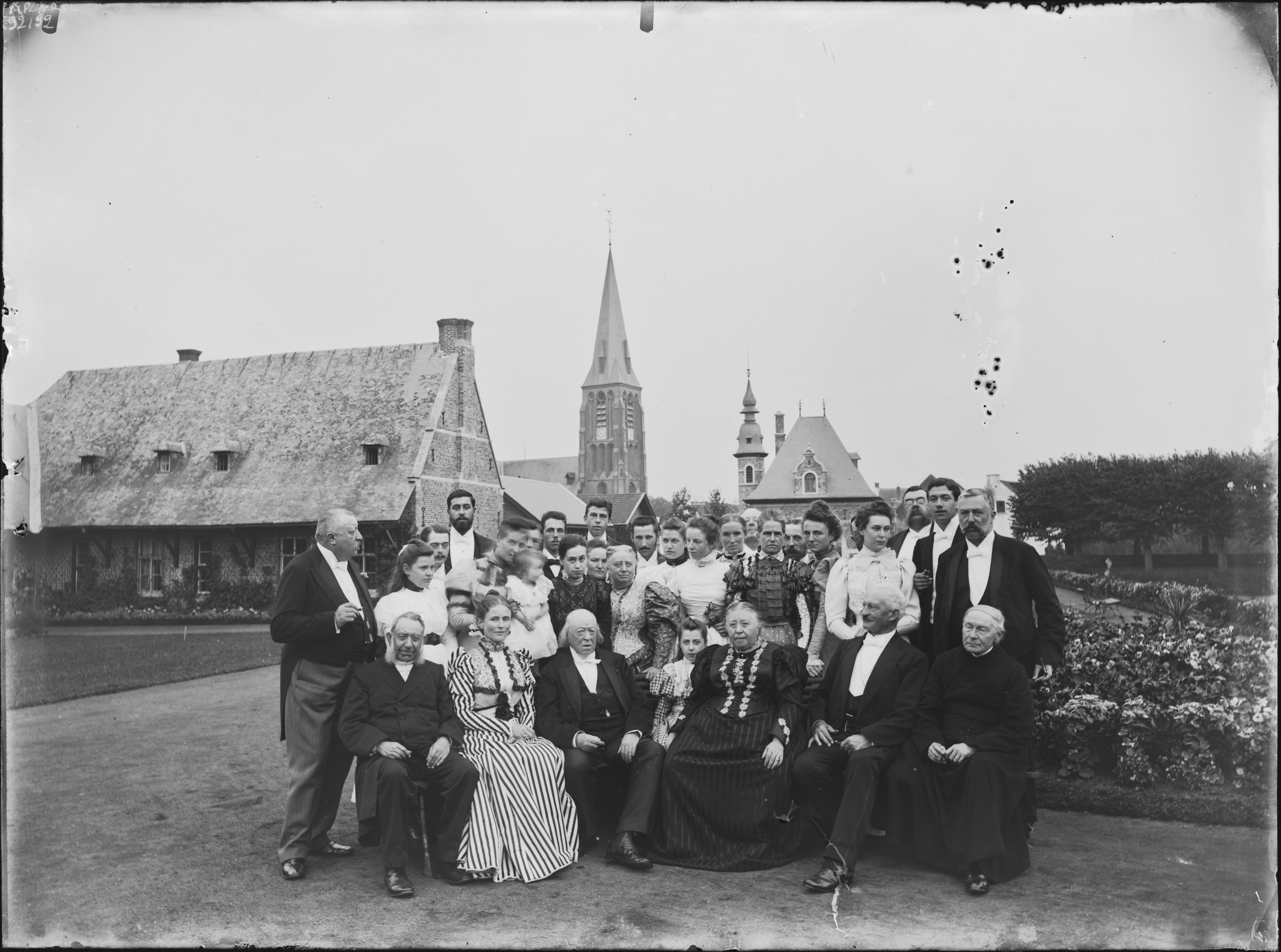 La famille de Selys dans le jardin du château de Borgharen