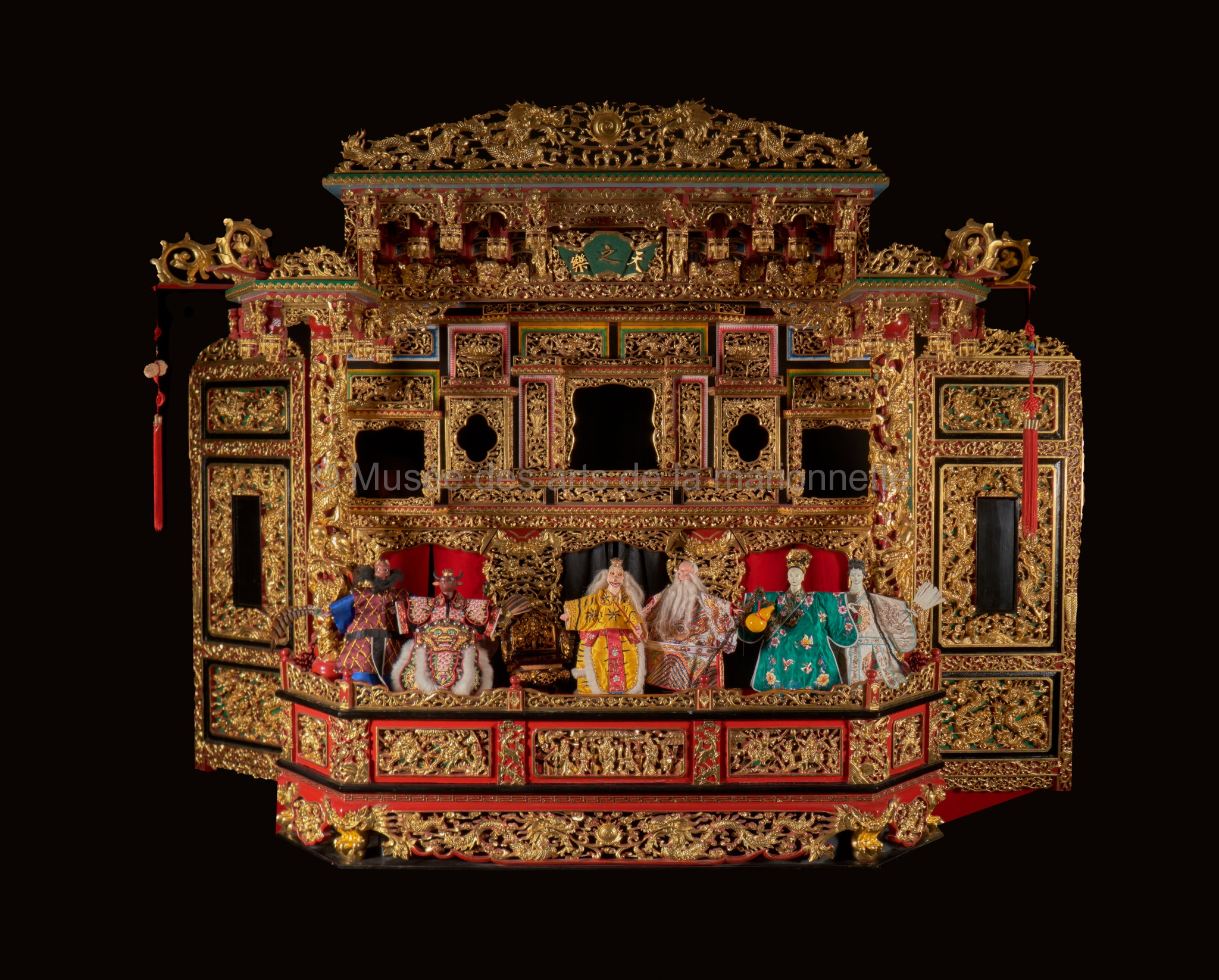 Le Voyage en Occident : Castelet de spectacle pour marionnettes à gaines