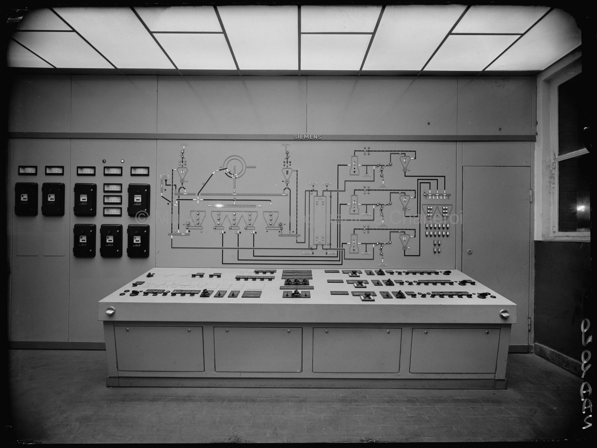 [P.C, poste de commande] broyeurs