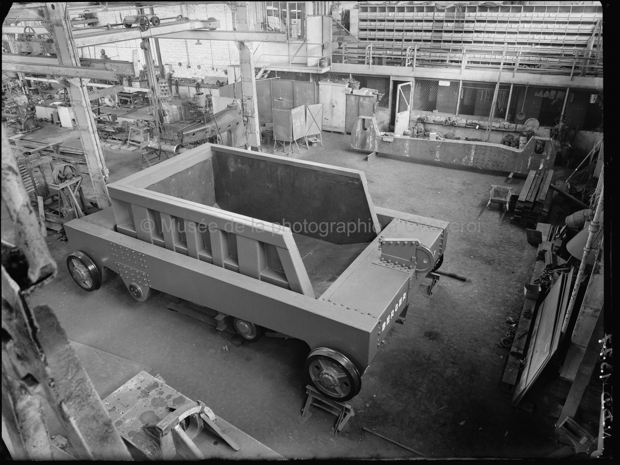 Bogie d'un véhicule ferroviaire en montage