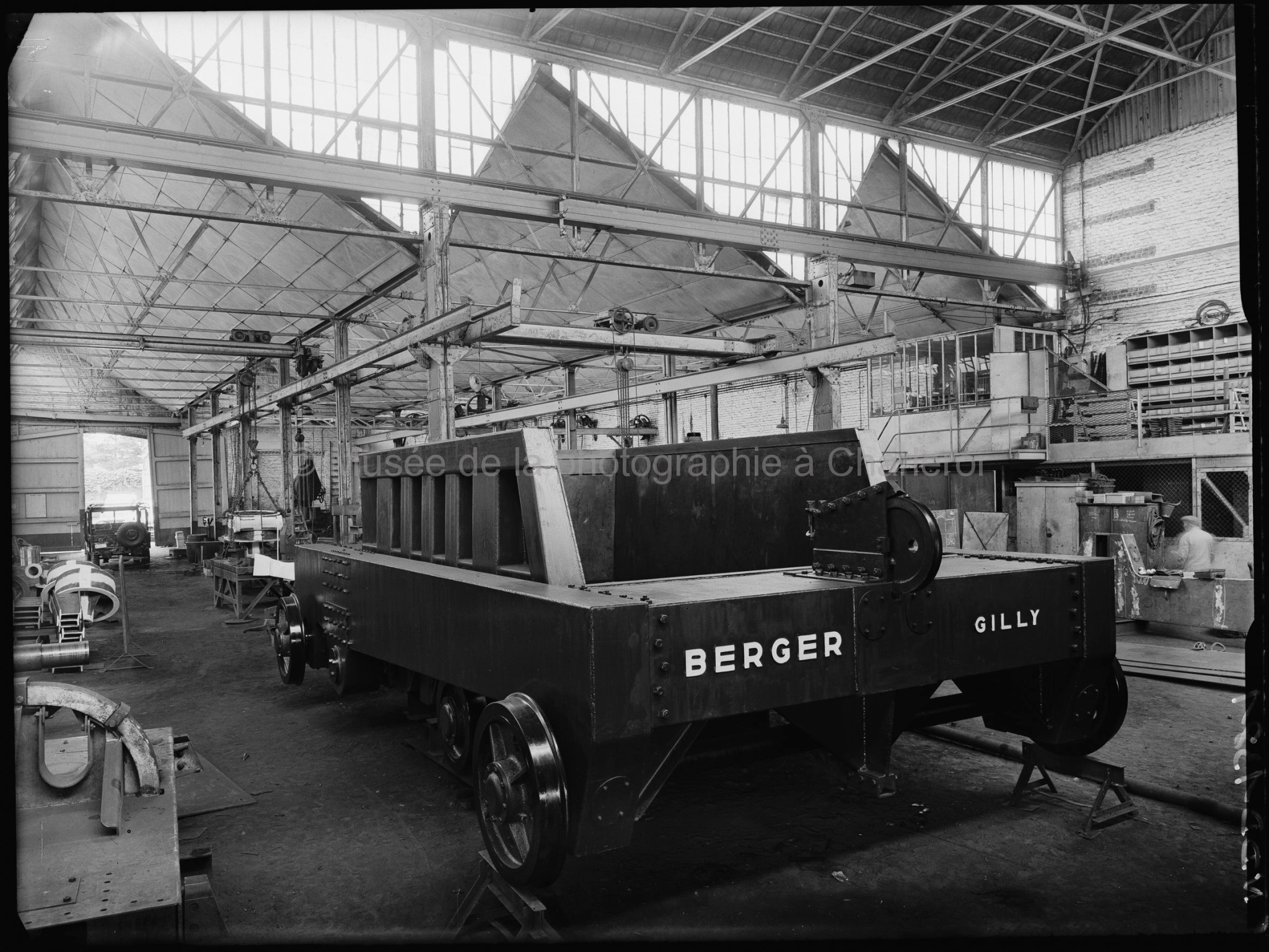 Bogie d'un véhicule ferroviaire en montage