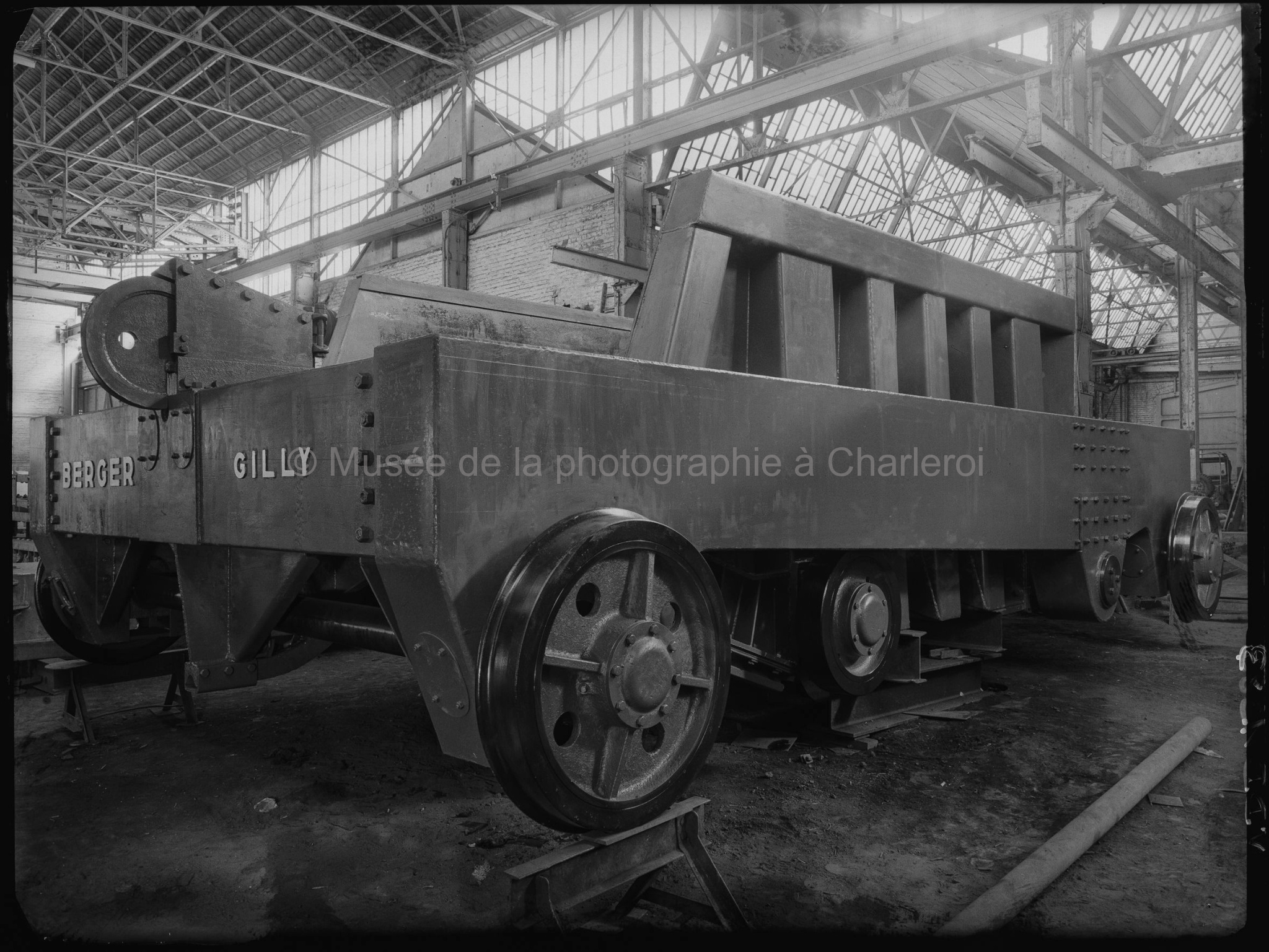 Bogie d'un véhicule ferroviaire en montage